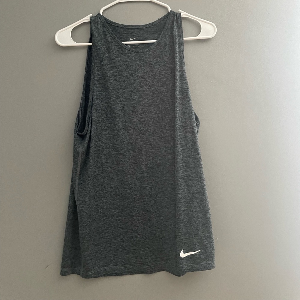 dark grey work out top